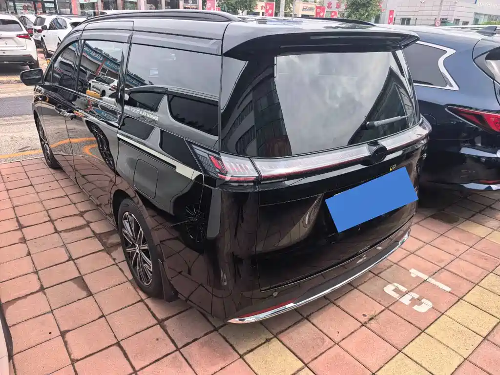 GAC Trumpchi E8 PHEV 2024 — фото 5