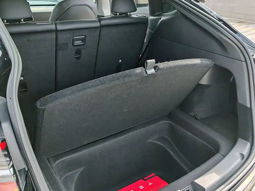 Tesla Model Y 2023 — фото 15