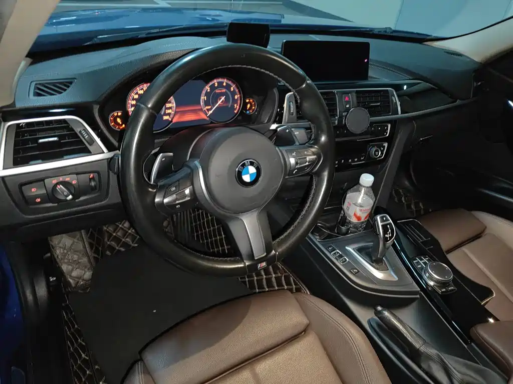 BMW 3 Series 2018 — фото 13