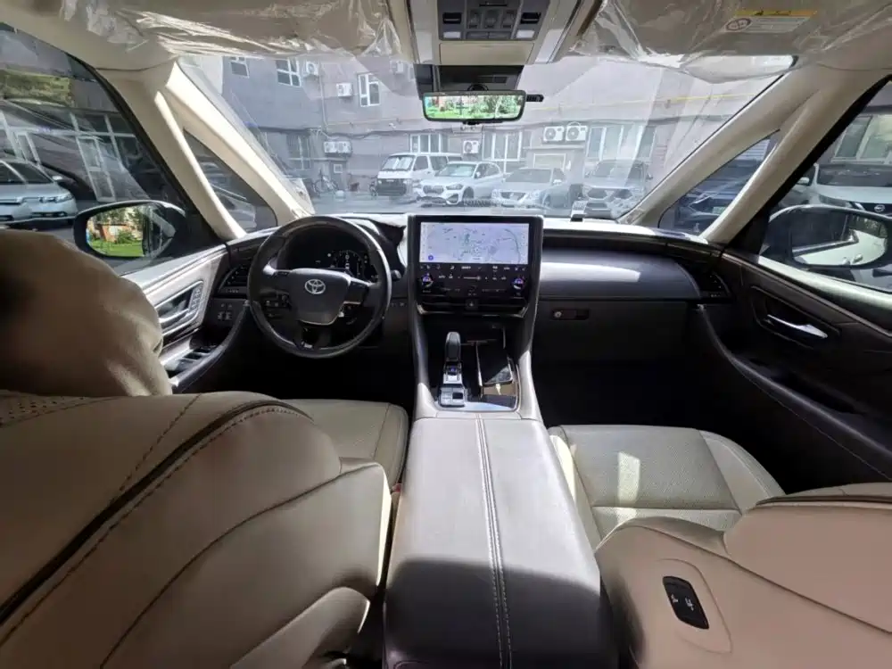 Toyota Alphard 2024 — фото 10