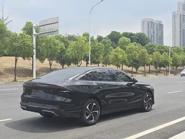 Geely Galaxy L6 2024