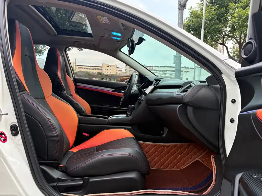 Honda Civic 2019 — фото 14