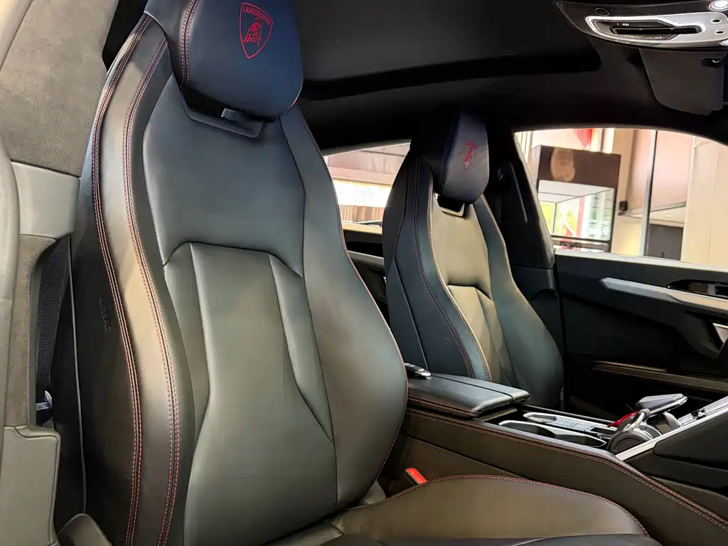 Lamborghini Urus 2019 — фото 18