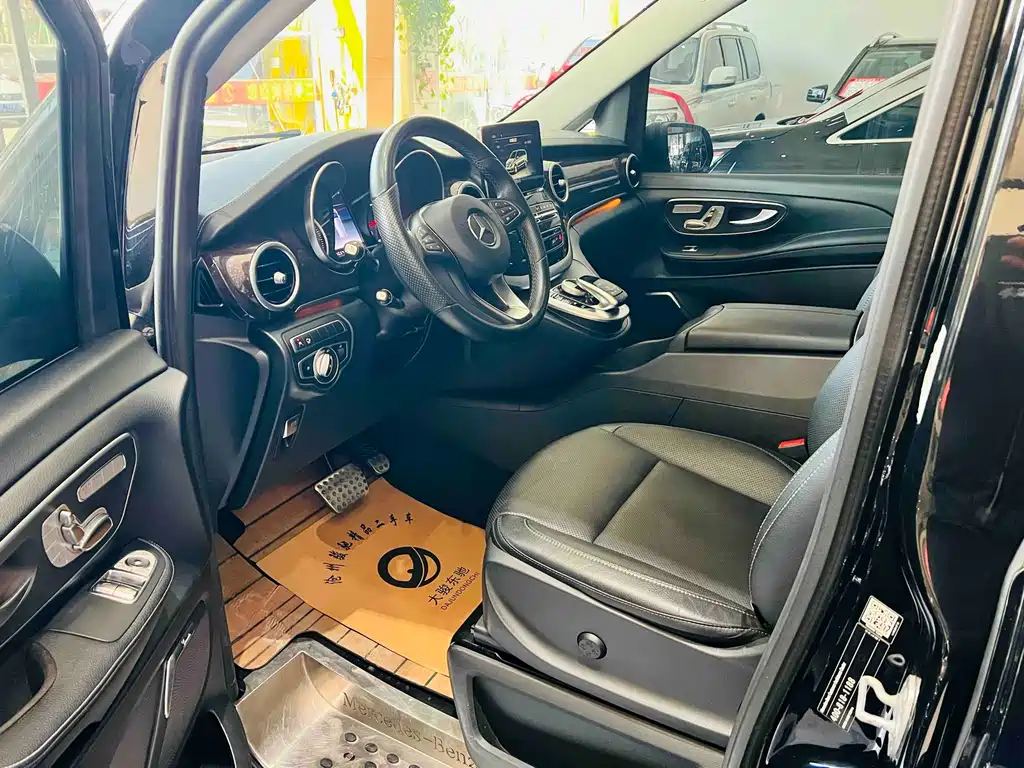 Mercedes-Benz V-Class 2020 — фото 4
