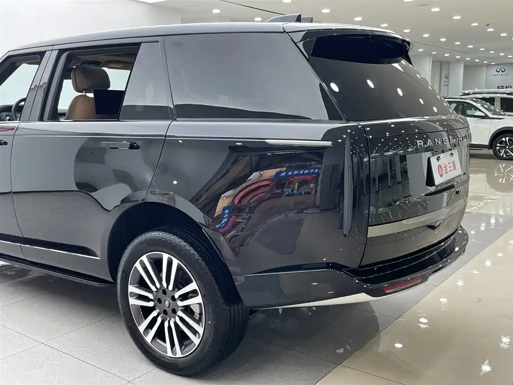 Land Rover Range Rover 2024 — фото 35