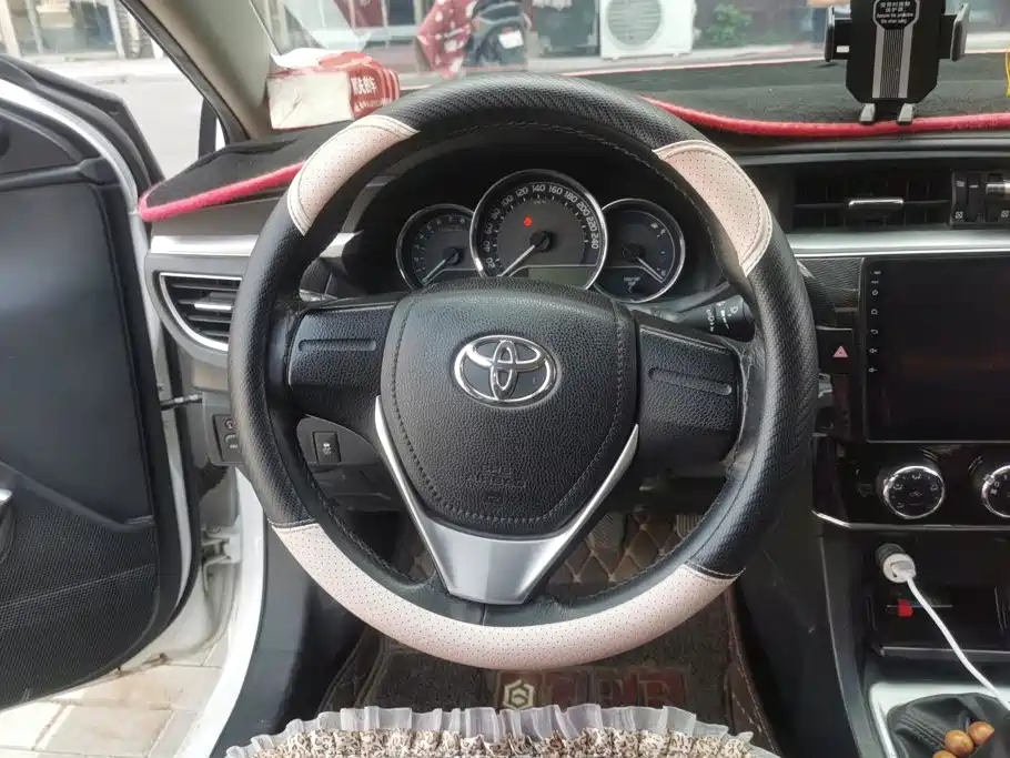 Toyota Corolla 2017 — фото 15