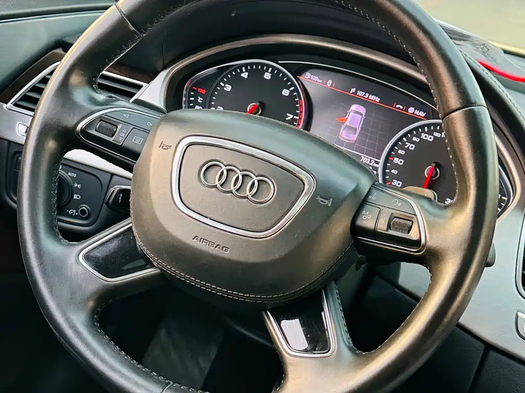 Audi A8 2015 — фото 17