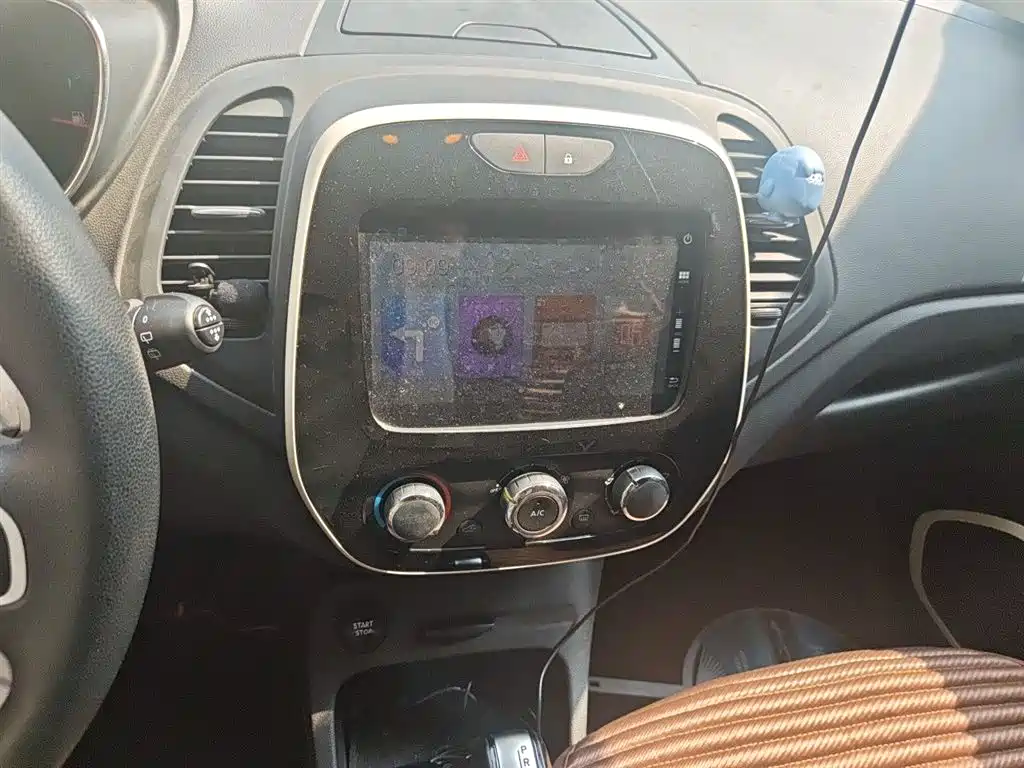 Renault Captur 2018 — фото 14
