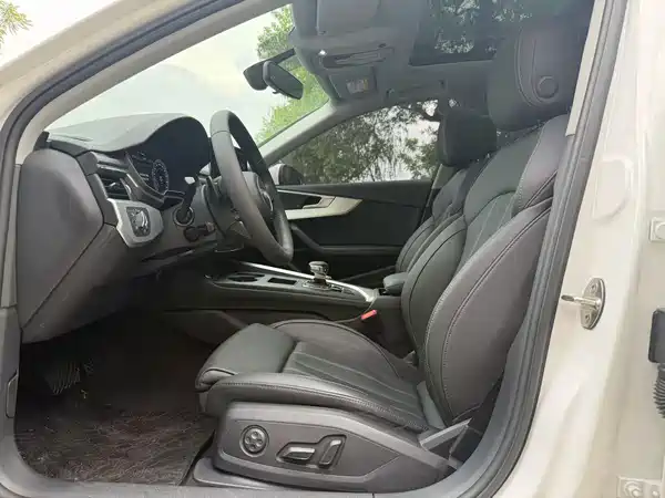 Audi A4L 2020