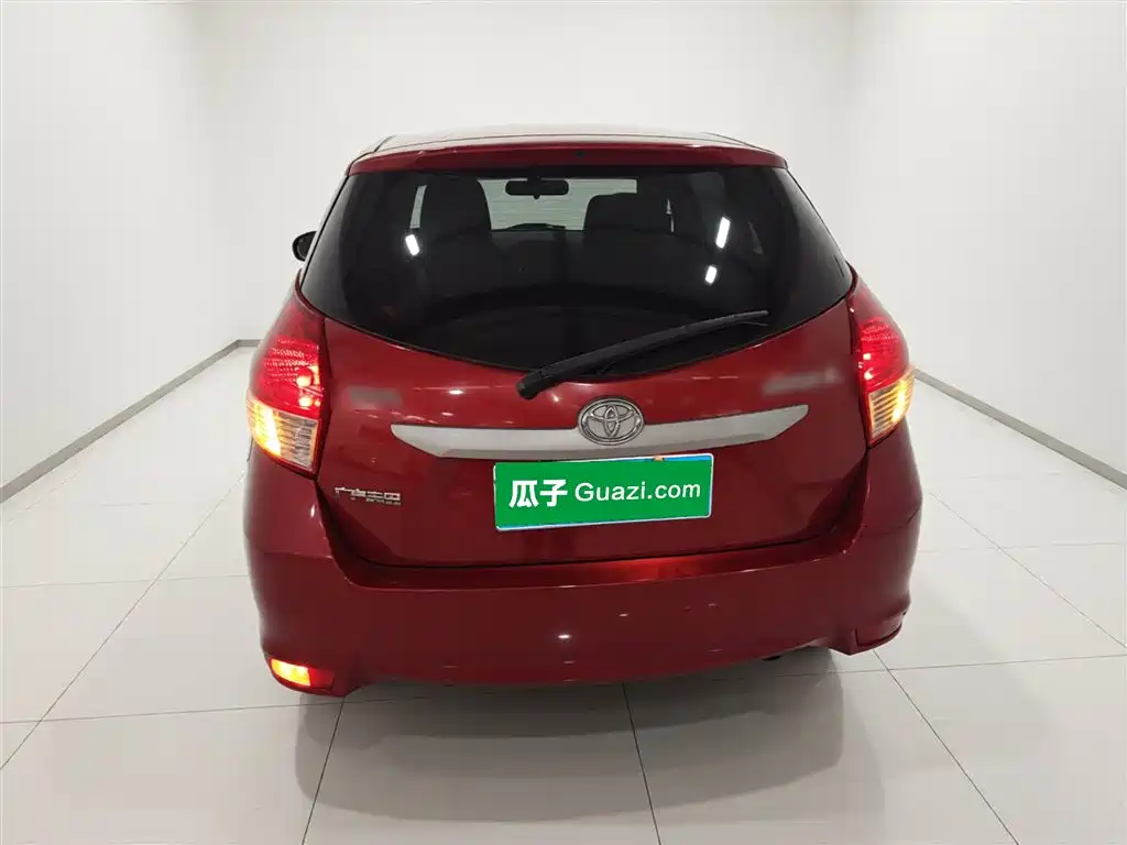 Toyota Yaris L 2014 — фото 4