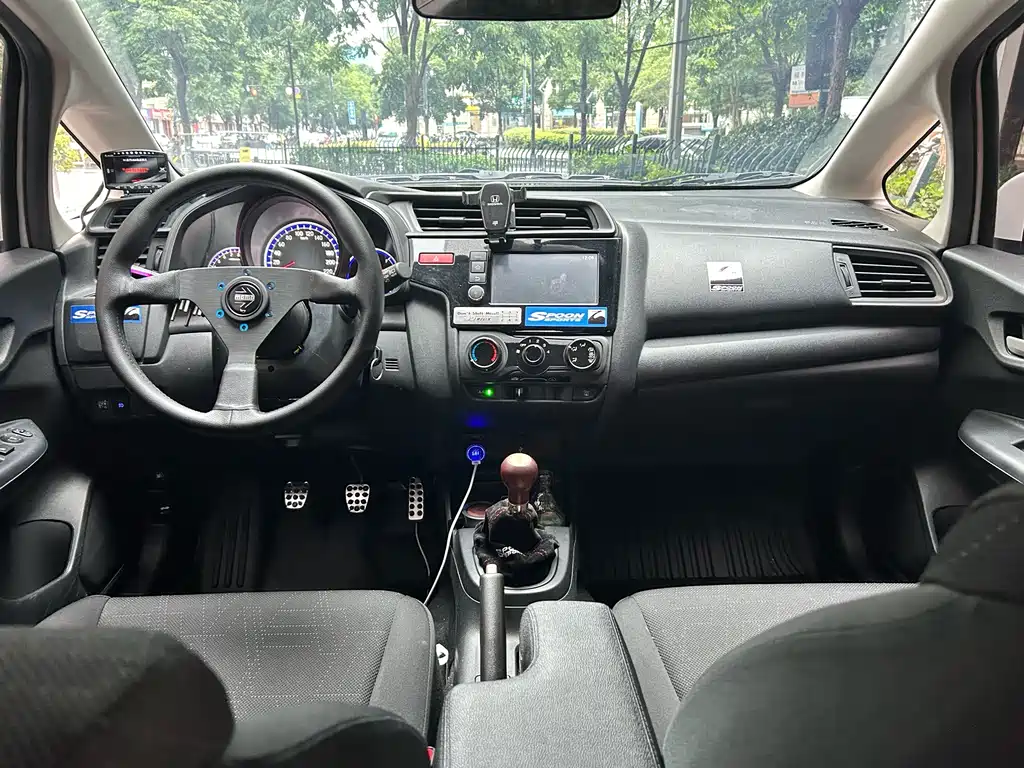 Honda Fit 2017 — фото 15