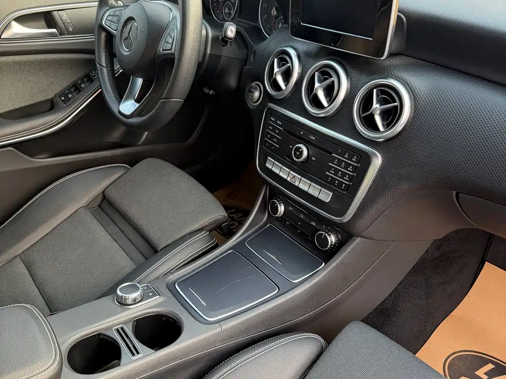 Mercedes-Benz A-Class 2016 — фото 18