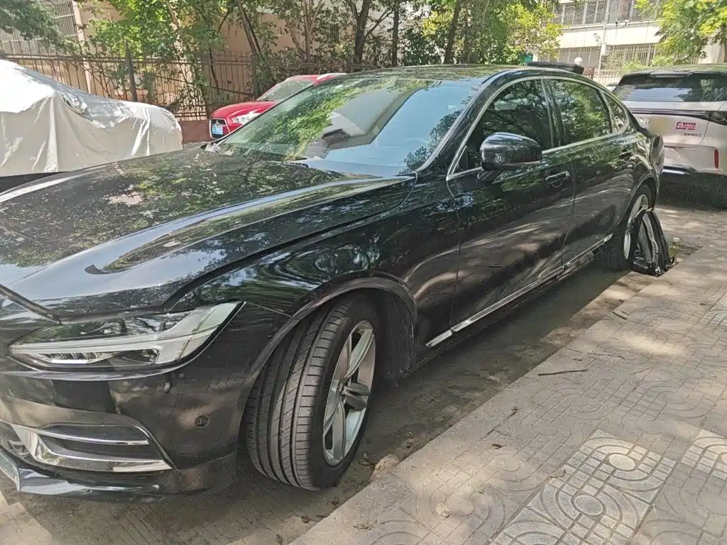 Volvo S90 2017 — фото 1