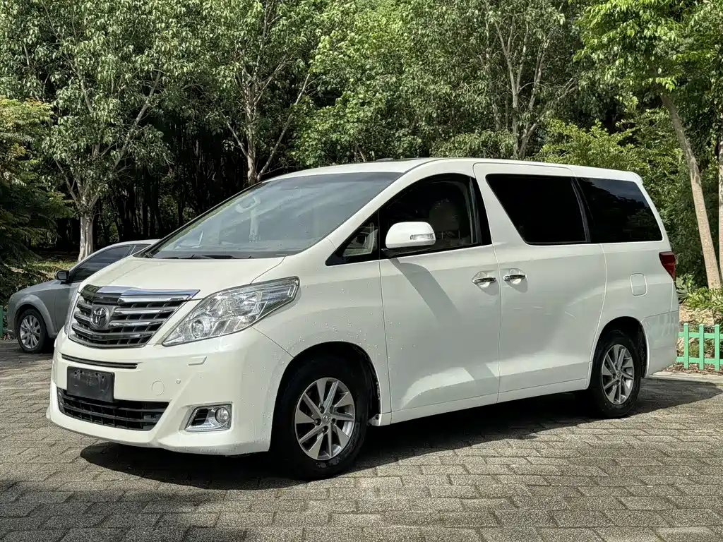 Toyota Alphard 2012 — фото 1