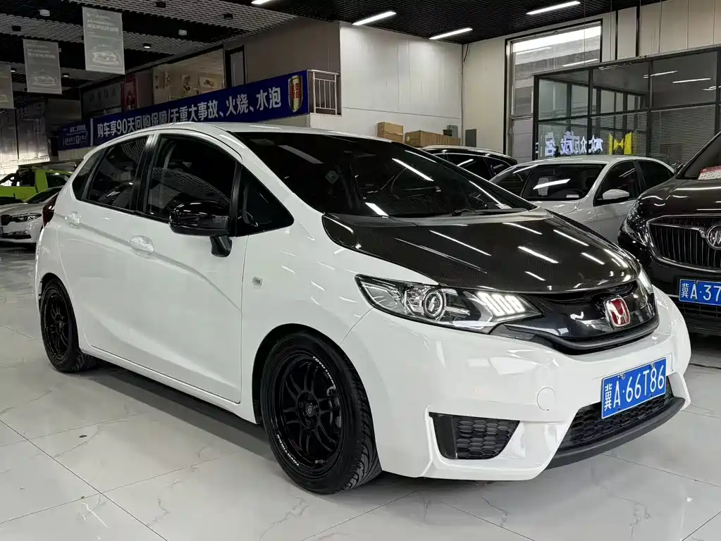 Honda Fit 2017 — фото 3
