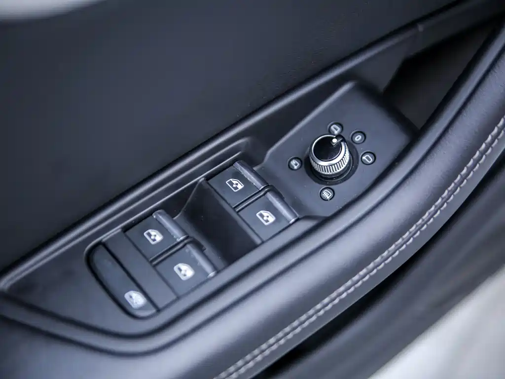 Audi A4L 2021 — фото 17