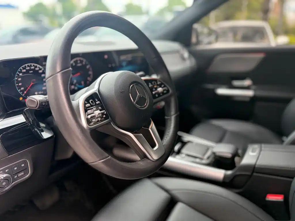 Mercedes-Benz GLA 2023 — фото 13