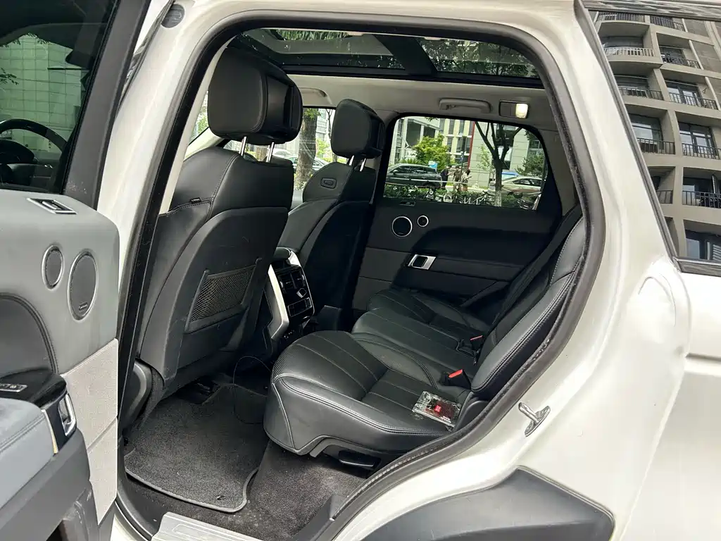 Land Rover Range Rover Sport 2013 — фото 16