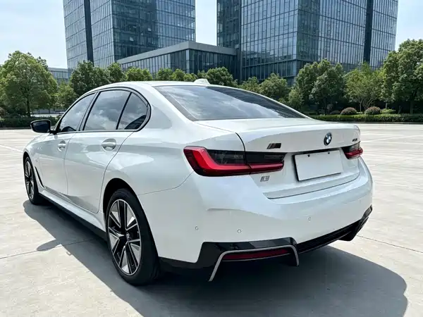 BMW i3 2024