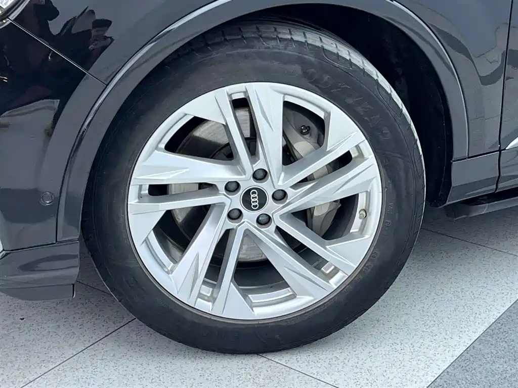 Audi Q7 2022 — фото 10