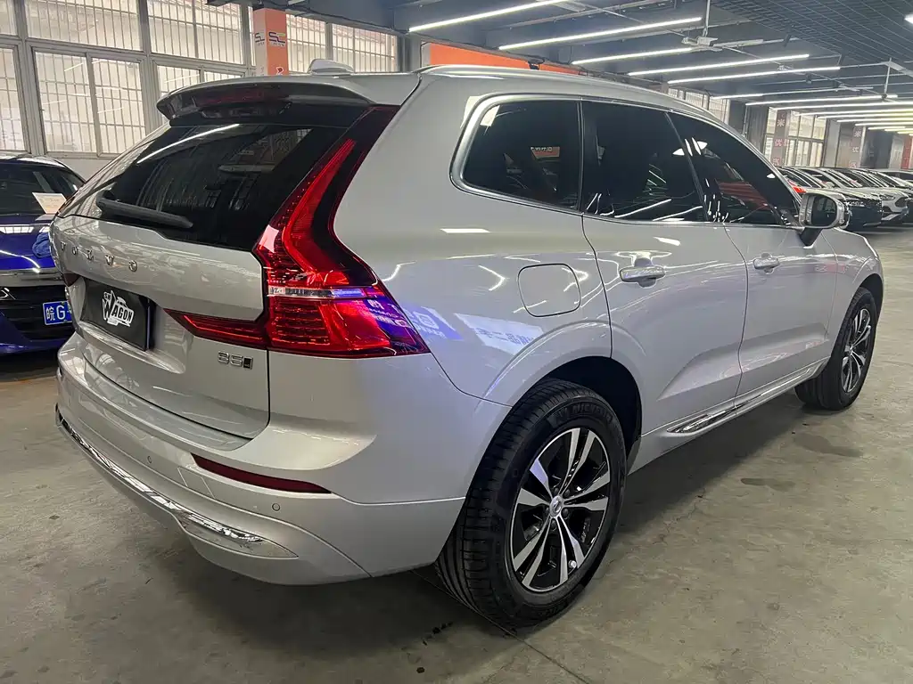Volvo XC60 2025 — фото 5