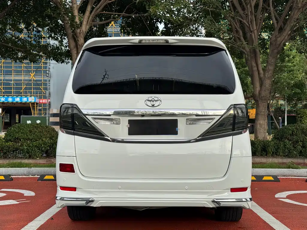 Toyota Alphard 2015 — фото 9