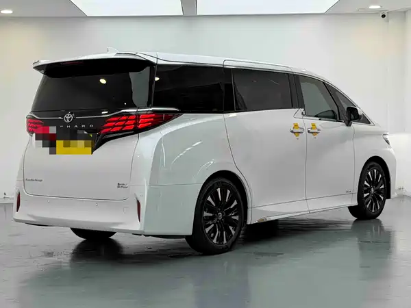 Toyota Alphard 2024
