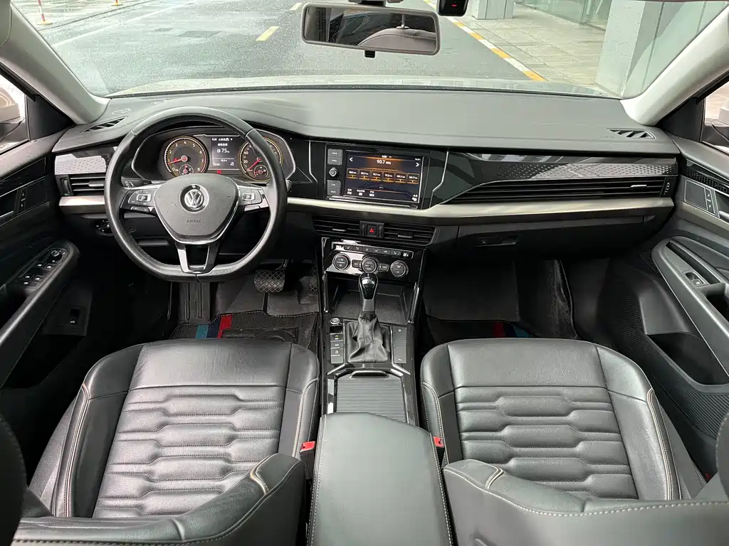 Volkswagen Passat 2019 — фото 14