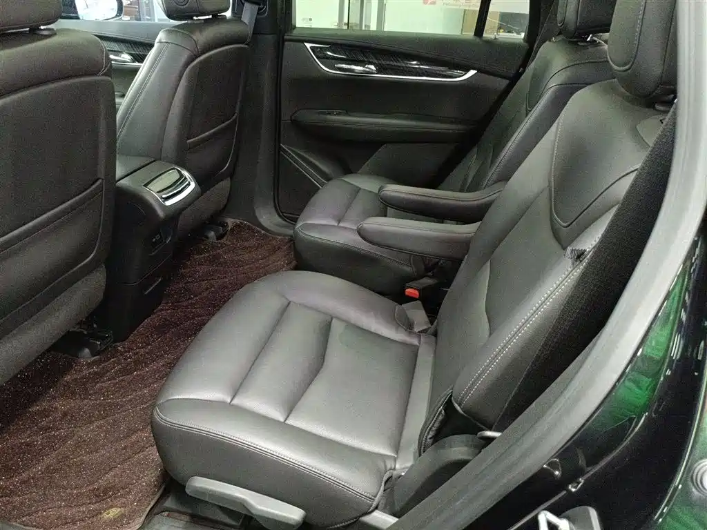 Cadillac XT6 2022 — фото 13