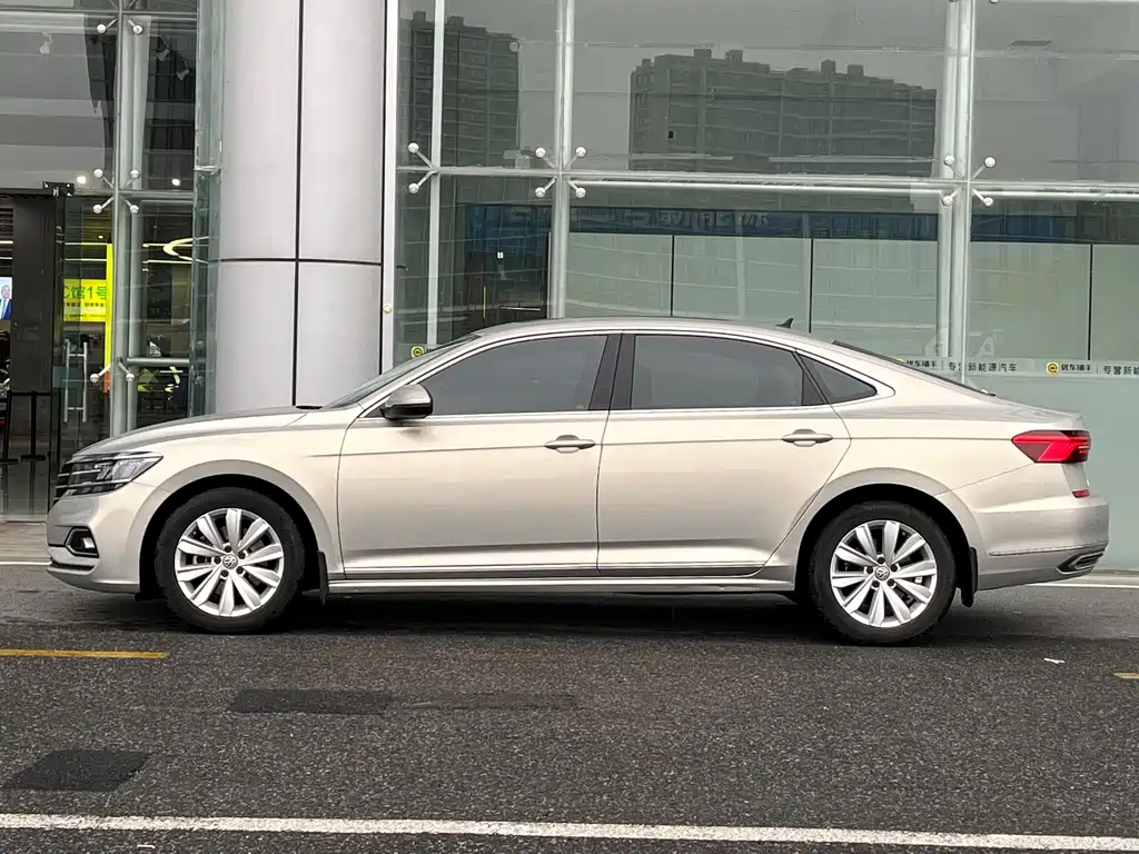 Volkswagen Passat 2019 — фото 3