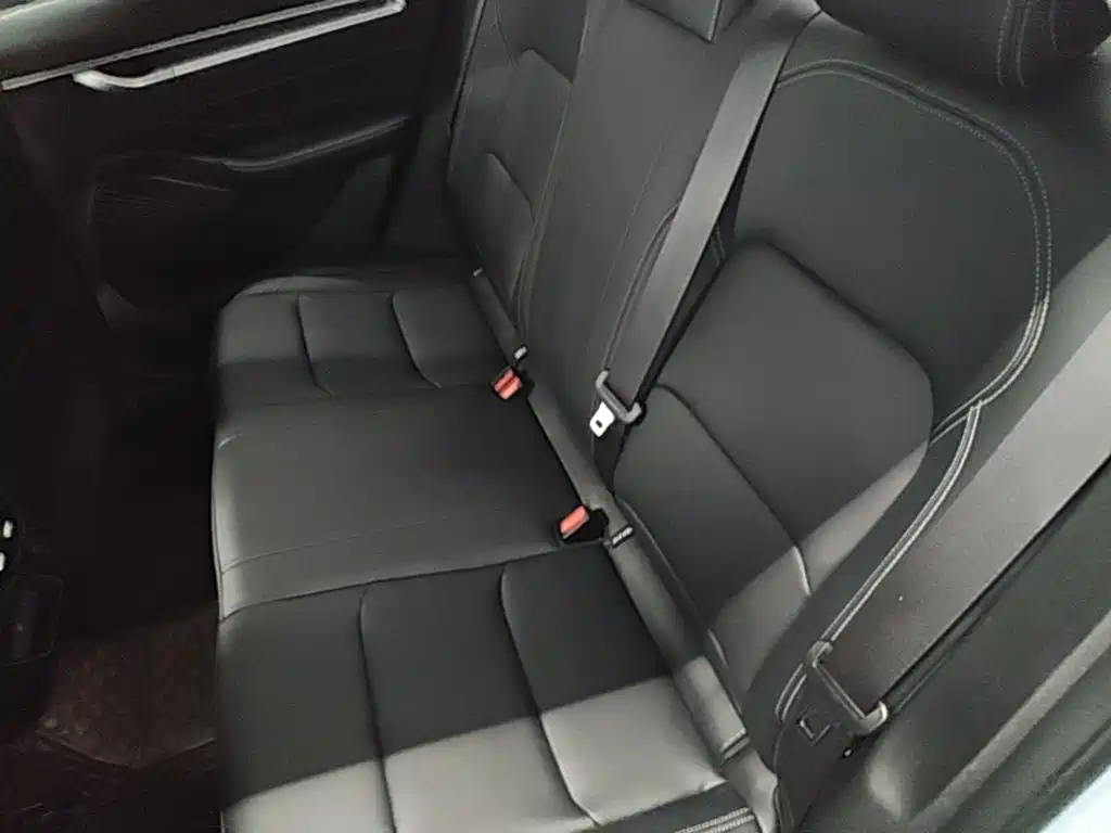 Geely Emgrand 2025 — фото 17