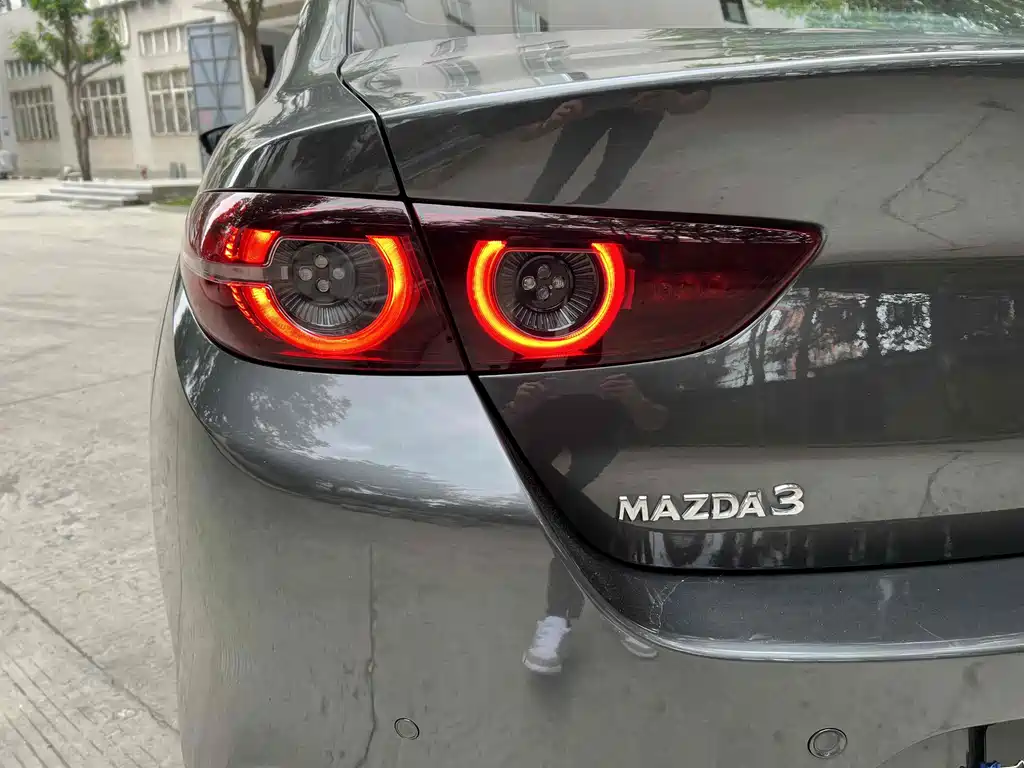 Mazda 3 Axela 2020 — фото 14