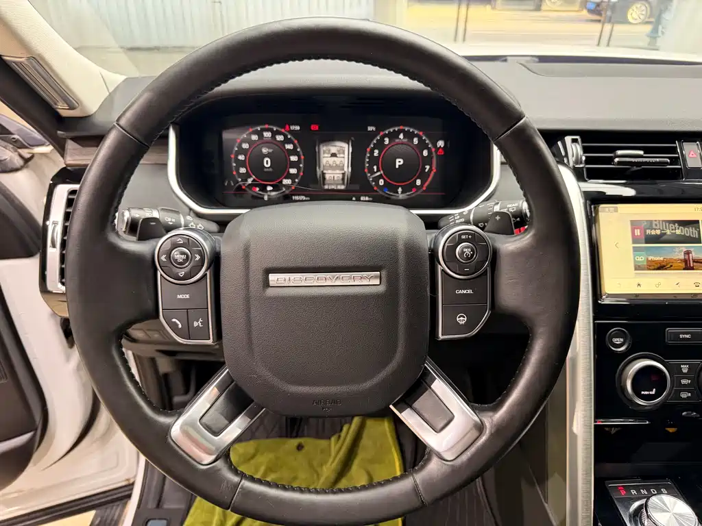 Land Rover Discovery 2018 — фото 21