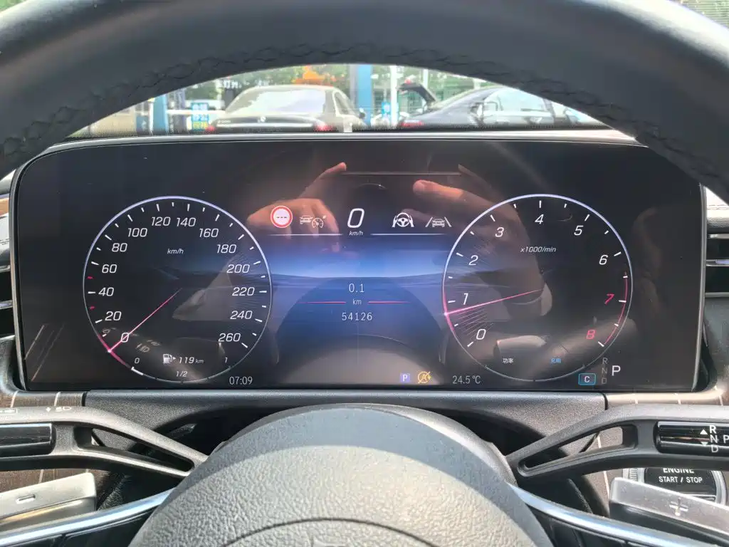 Mercedes-Benz E-Class 2024