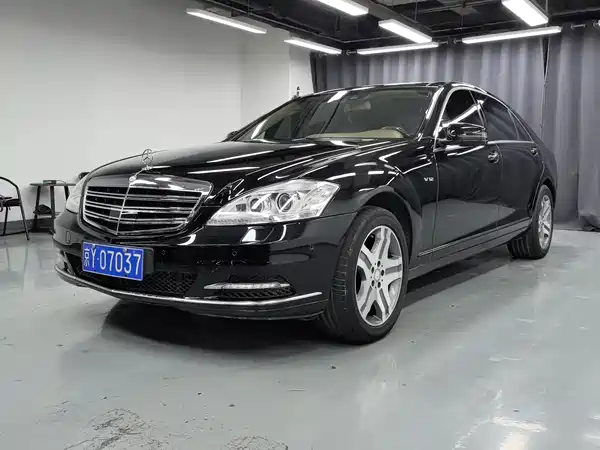 Mercedes-Benz S-Class 2010