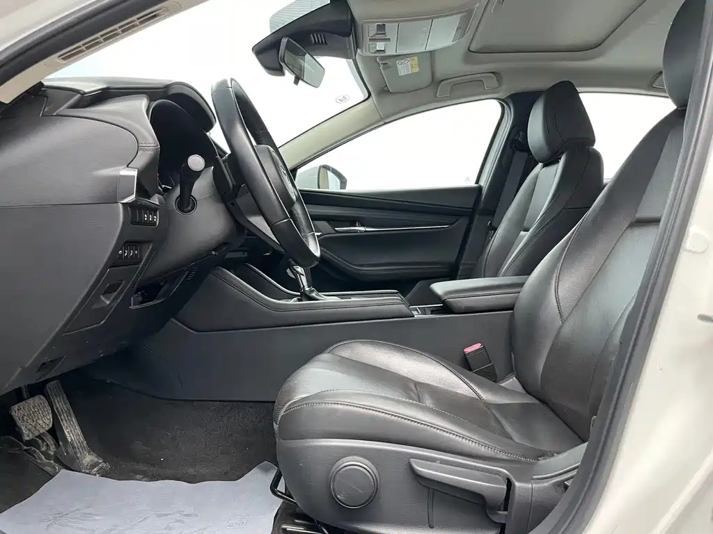 Mazda 3 Axela 2023