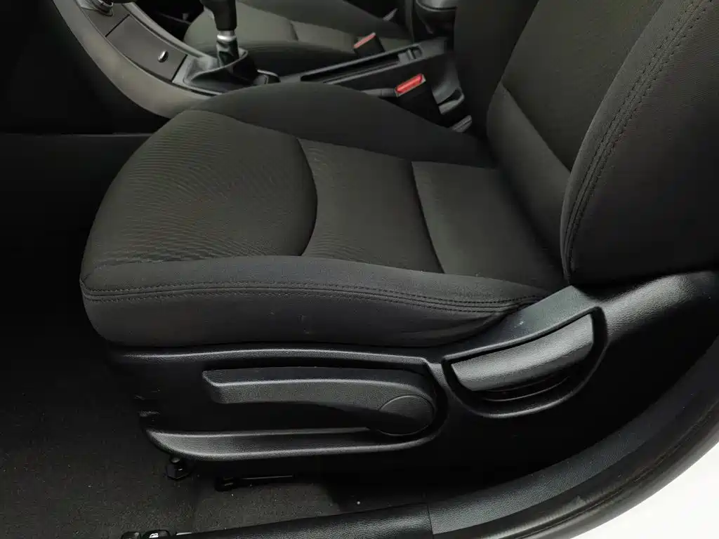 Hyundai Elantra 2017 — фото 20