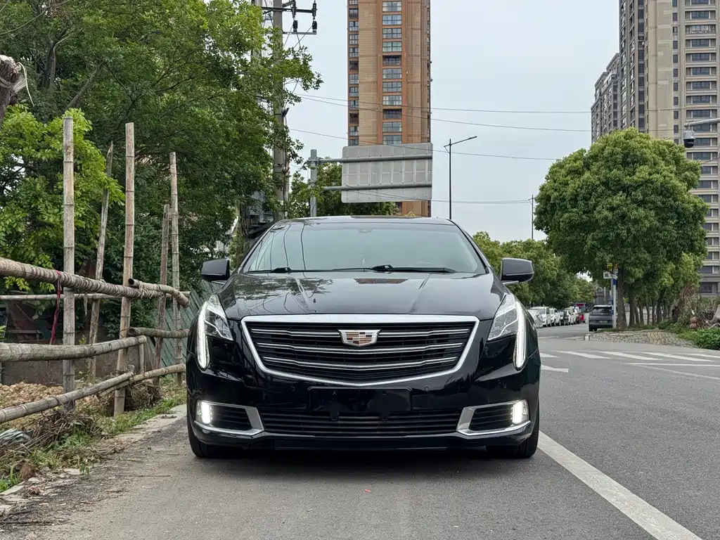 Cadillac XTS 2019 — фото 1