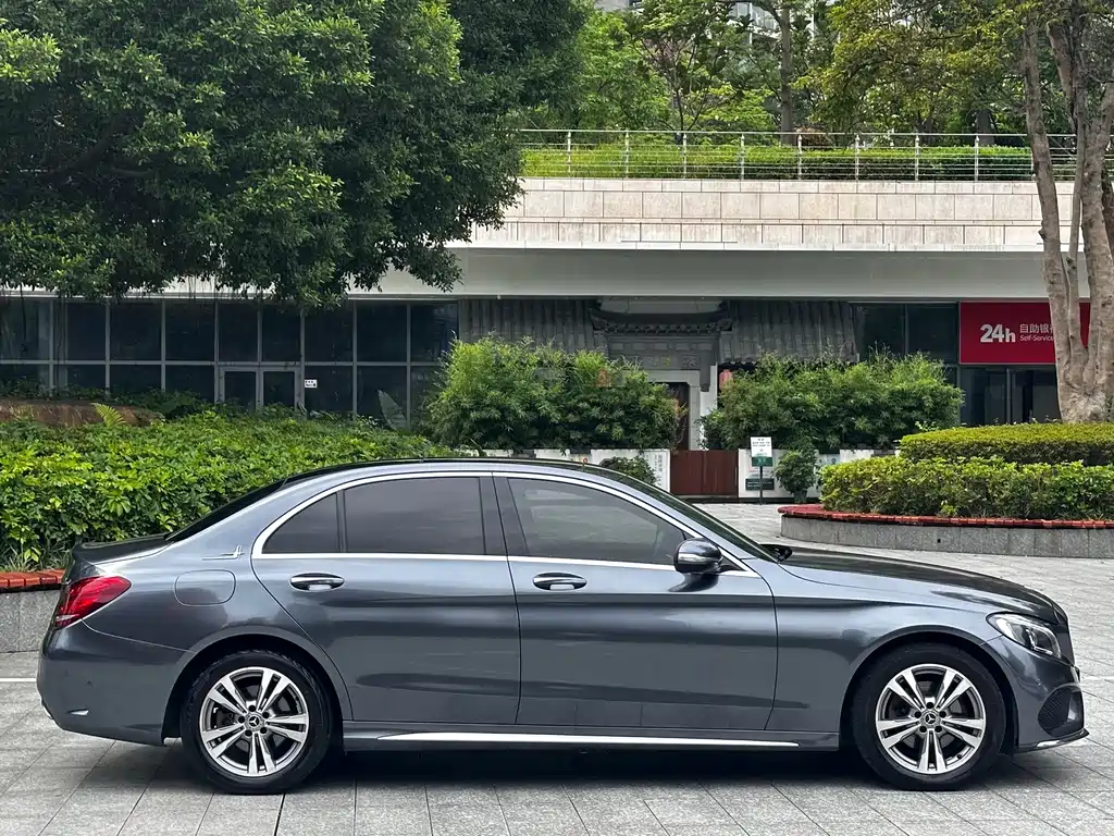 Mercedes-Benz C-Class 2017 — фото 17