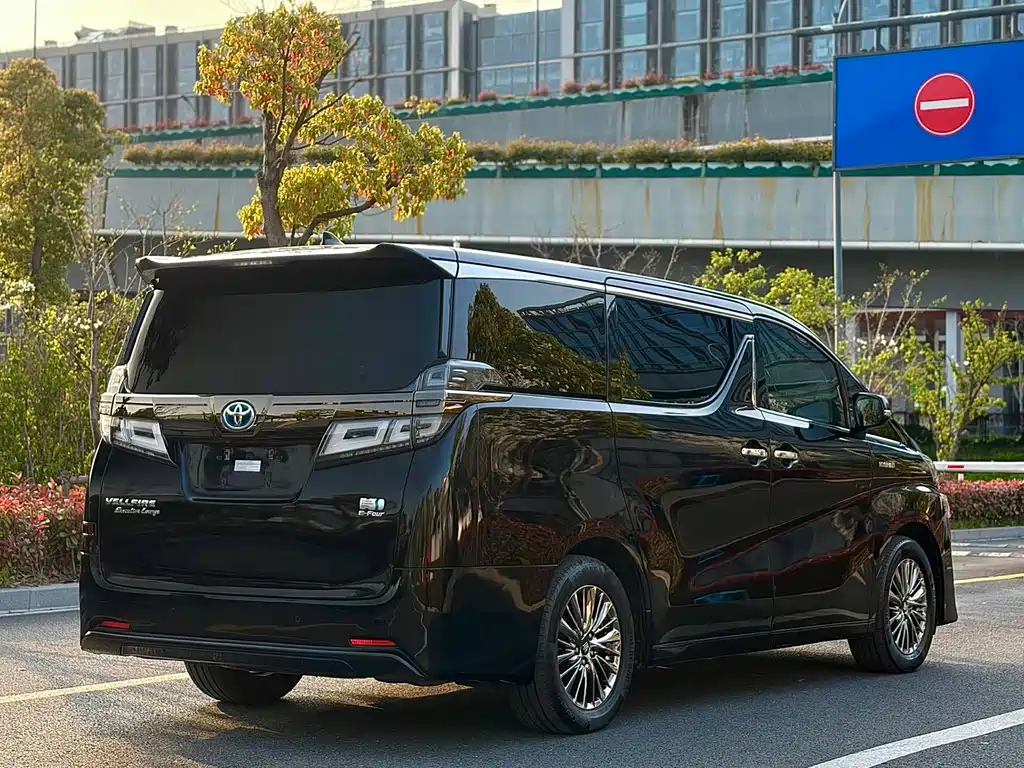 Toyota Vellfire 2021 — фото 5