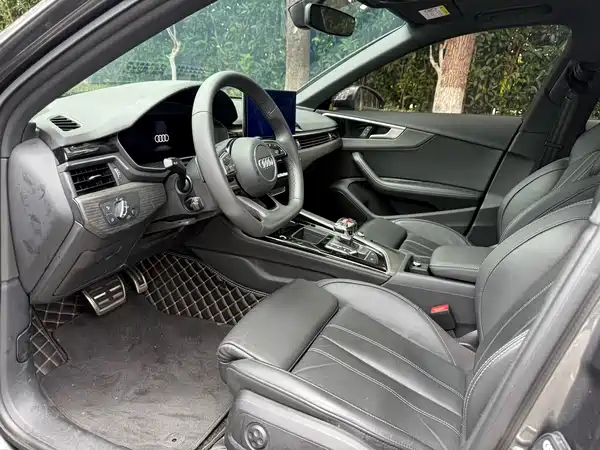 Audi A4L 2023