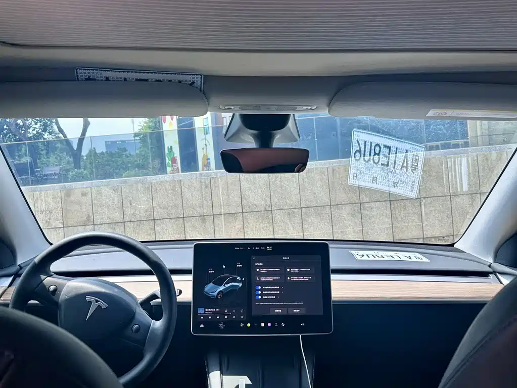 Tesla Model Y 2022 — фото 9