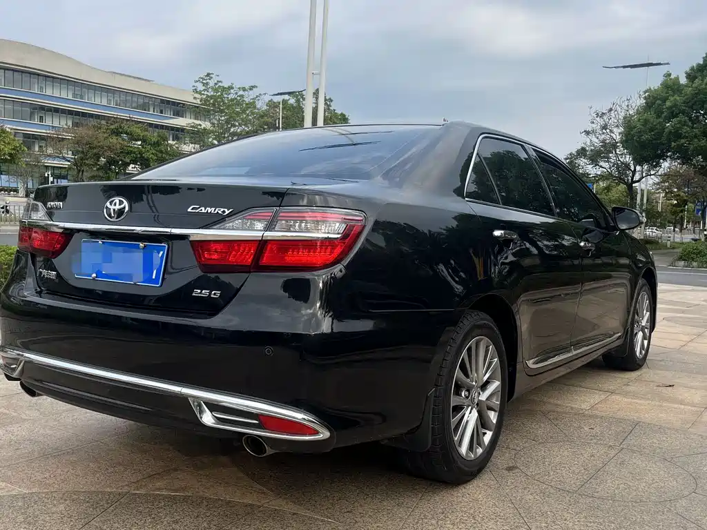 Toyota Camry 2016 — фото 7