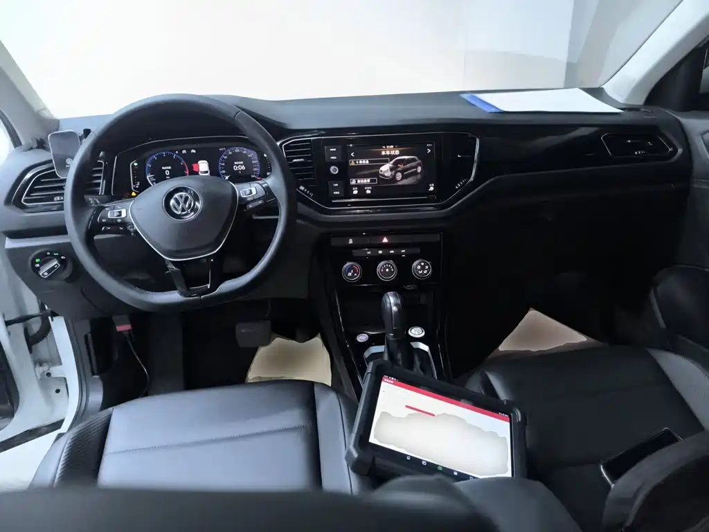 Volkswagen T-Roc 2020 — фото 10