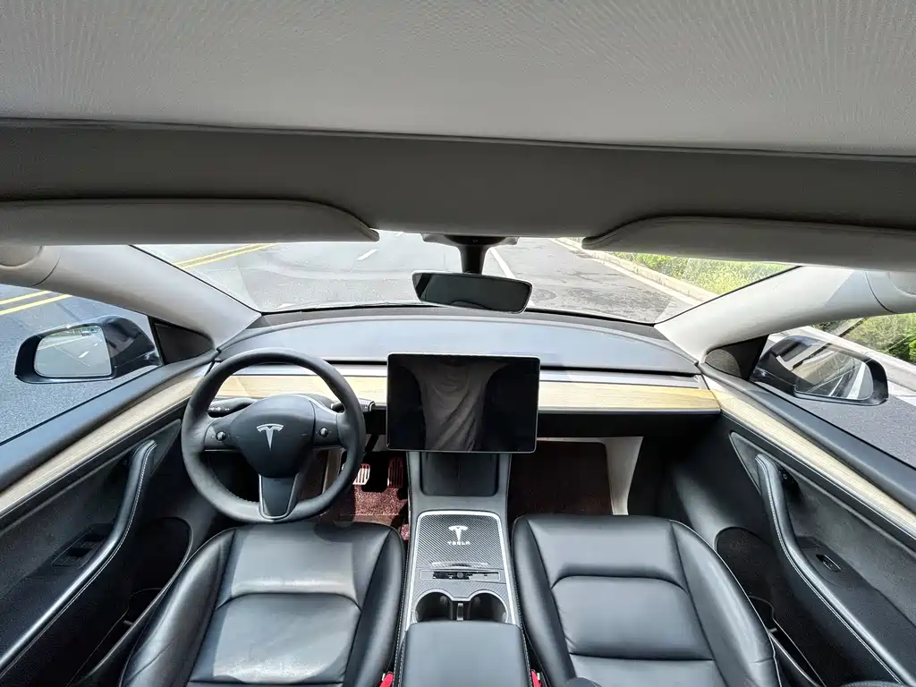 Tesla Model Y 2023 — фото 13