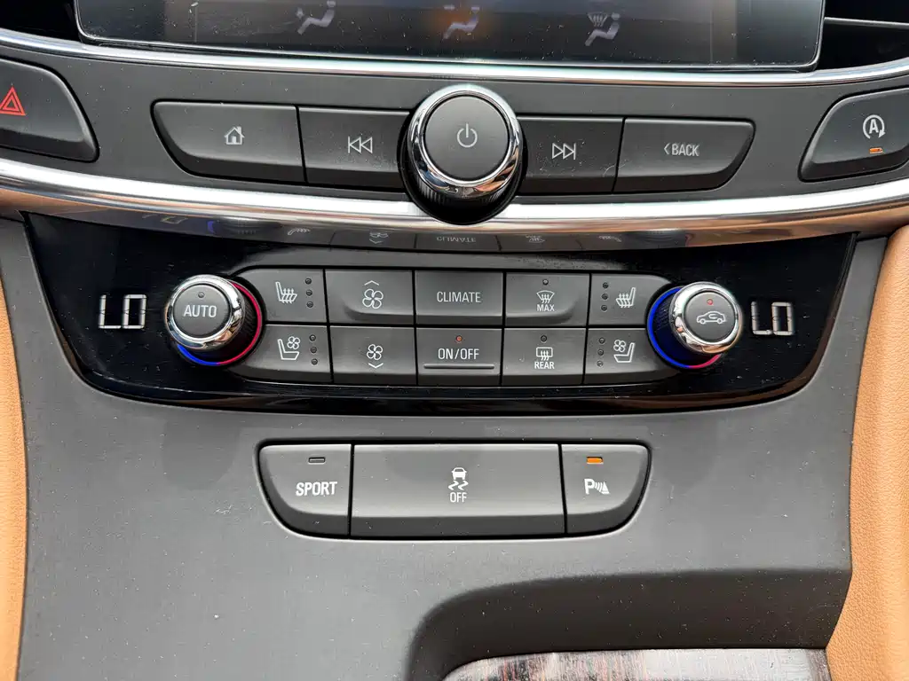 Buick LaCrosse 2017 — фото 15
