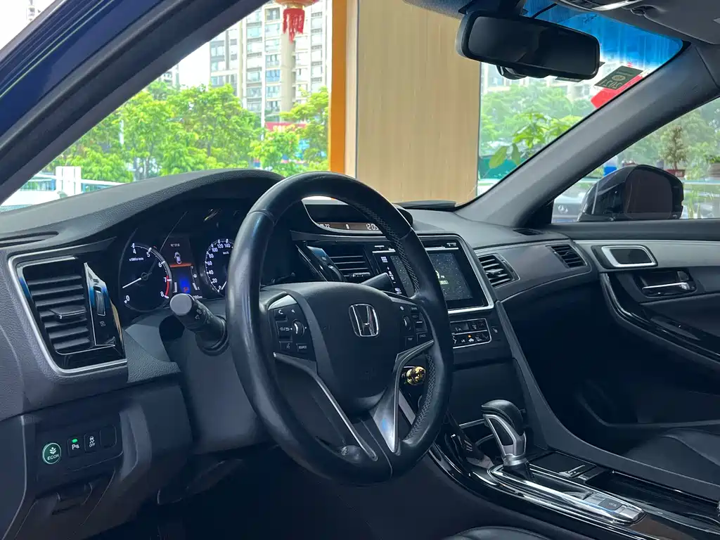 Honda Spirior 2015 — фото 19