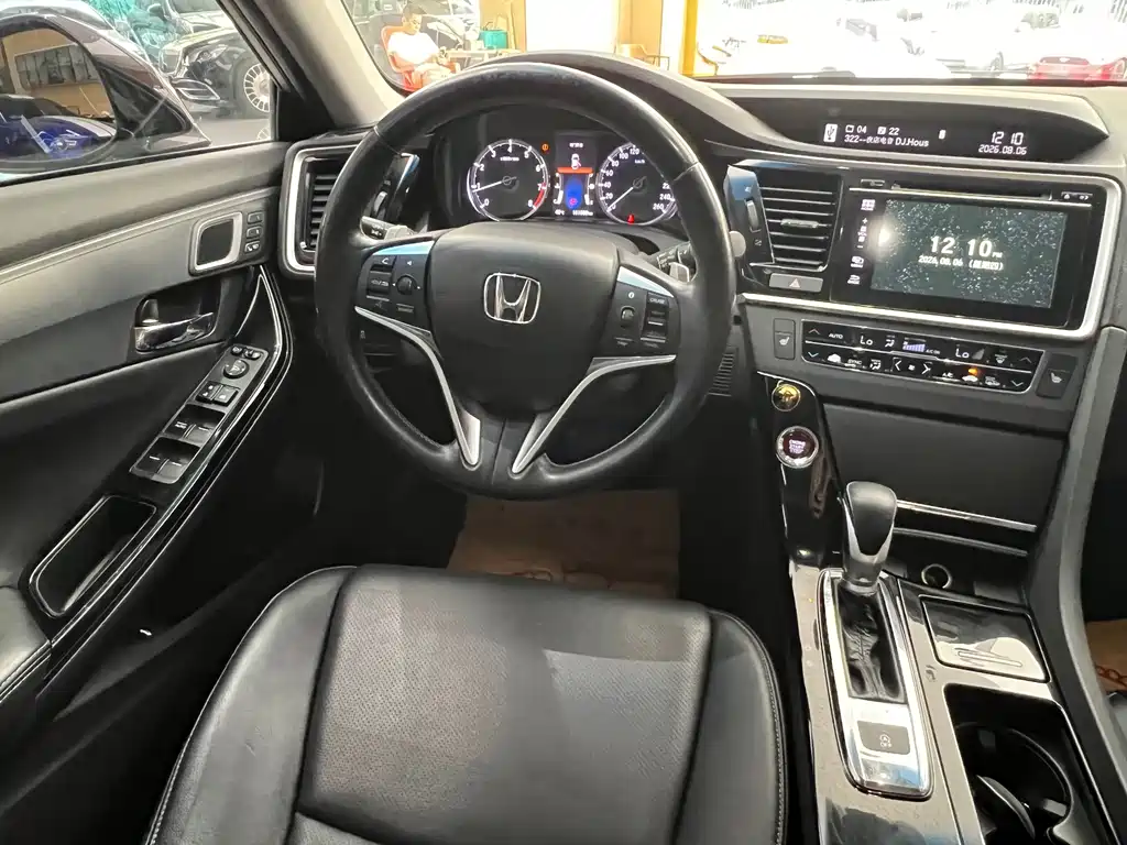 Honda Spirior 2015 — фото 29