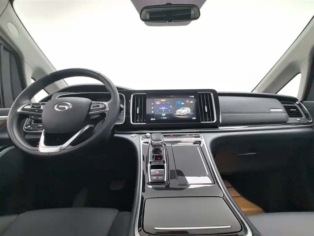 GAC Motor Trumpchi M8 2022 — фото 5