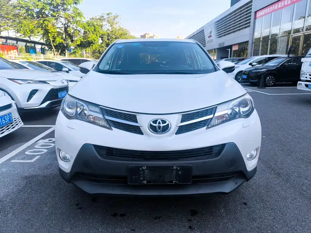Toyota RAV4 2016 — фото 2